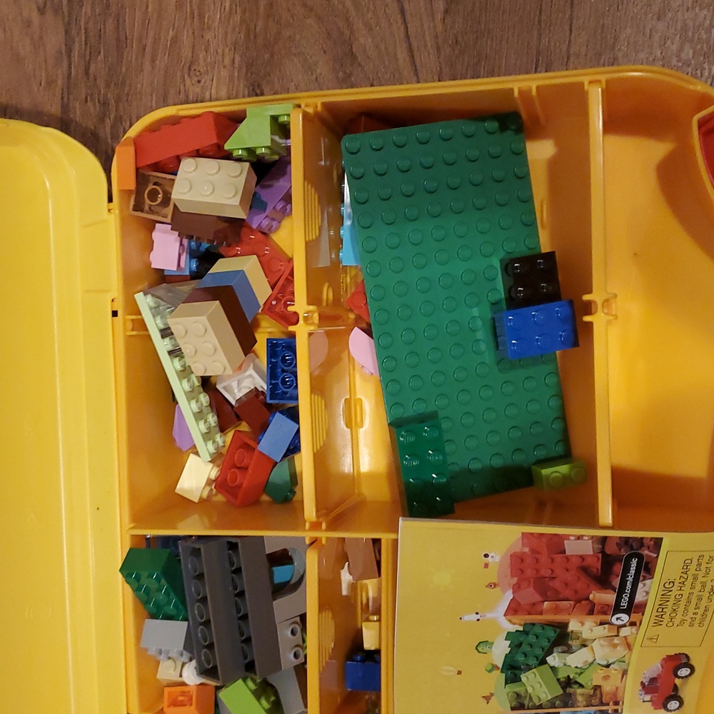 LEGO Classic Building Set in Yellow Case - Picture 2 of 6